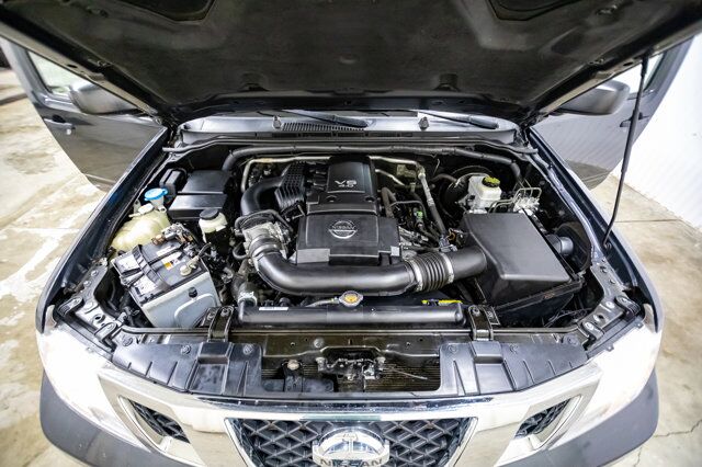 2014 Nissan Frontier 4x4 Crew Cab SV Red Deer AB