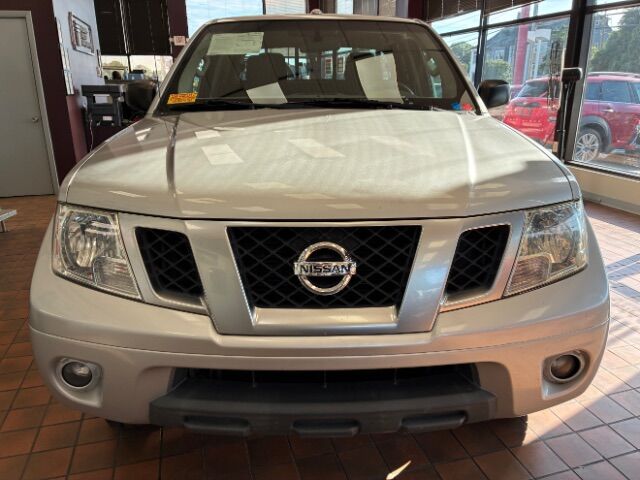 2014 Nissan Frontier Desert Runner photo 4