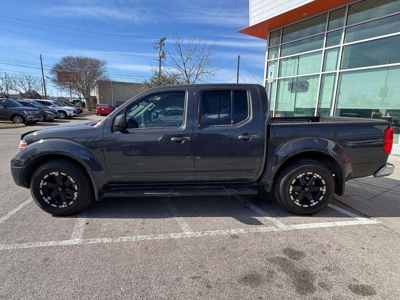 2014 Nissan Frontier S Crew Cab 5AT 2WD