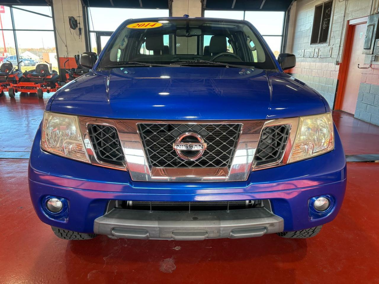 2014 Nissan Frontier SV photo 3