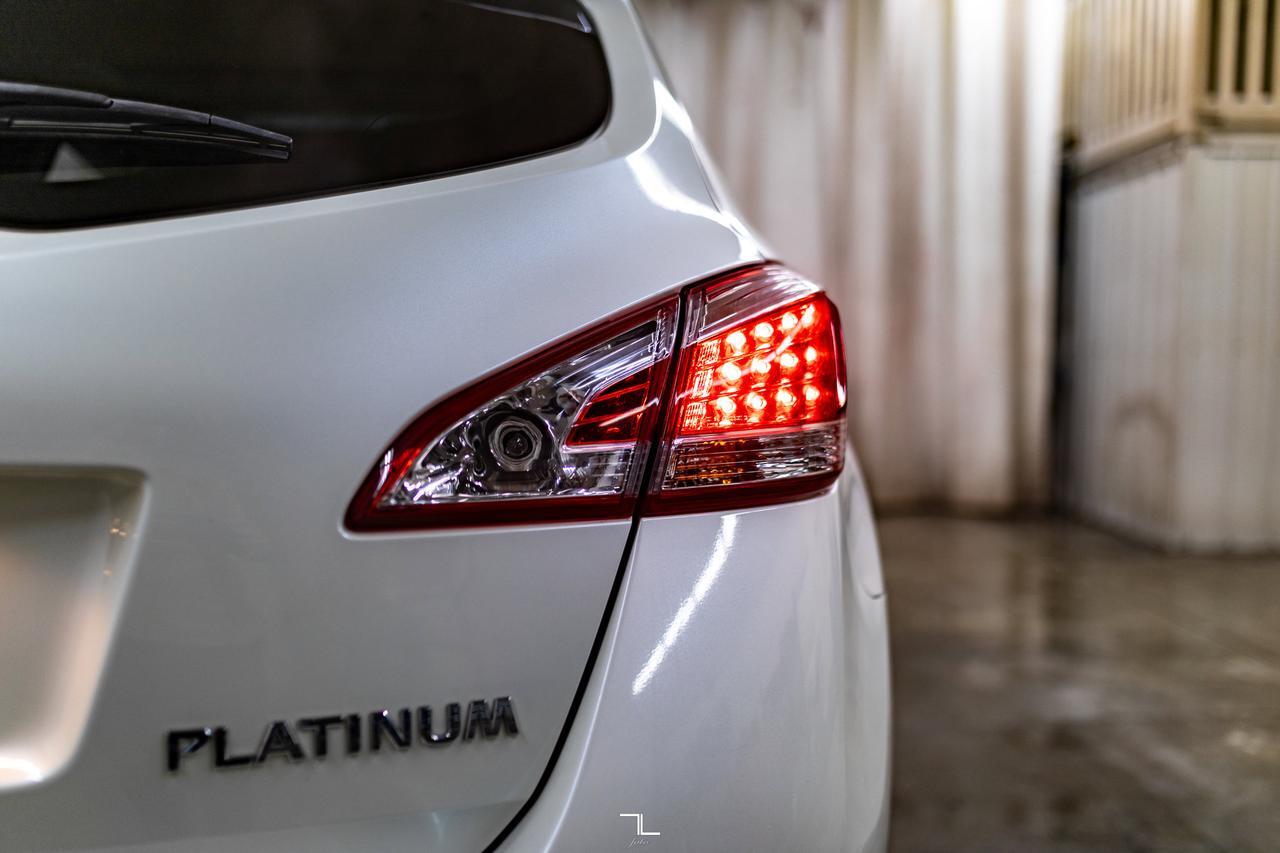 2014 Nissan Murano AWD Platinum Leather Roof Nav BCam Red Deer AB