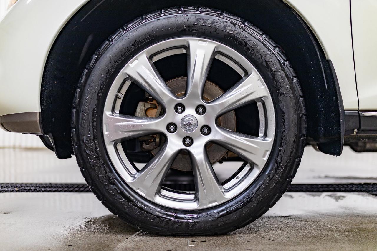 2014 Nissan Murano AWD Platinum Leather Roof Nav BCam Red Deer AB