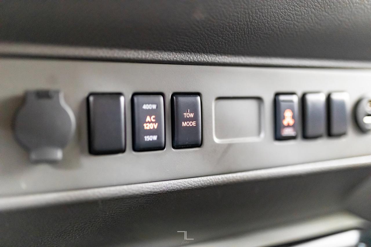 2014 Nissan NV 2500 SV High Roof Cargo Van Nav BCam Red Deer AB