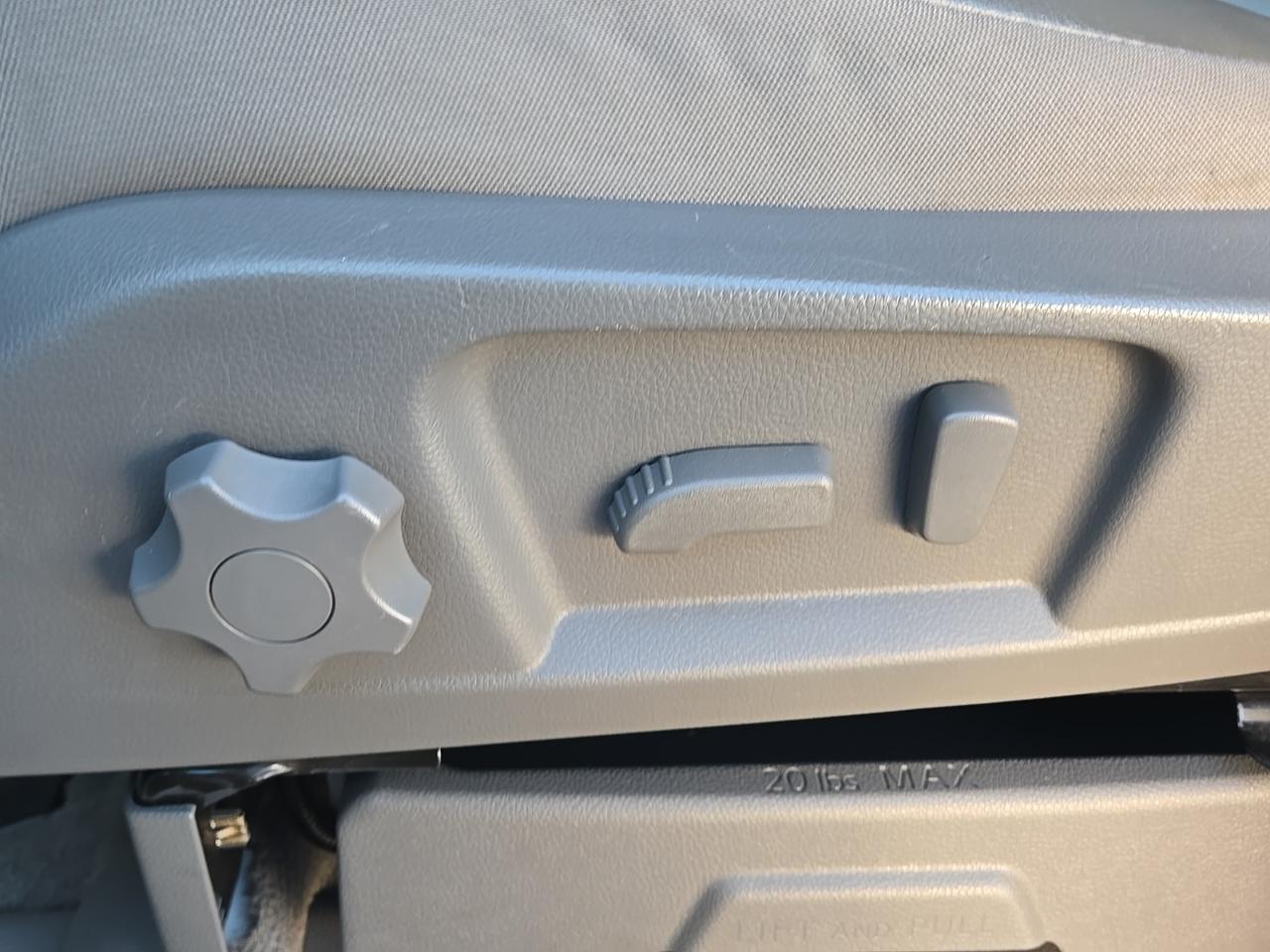 2014 Nissan NV Passenger SV Glen Burnie MD