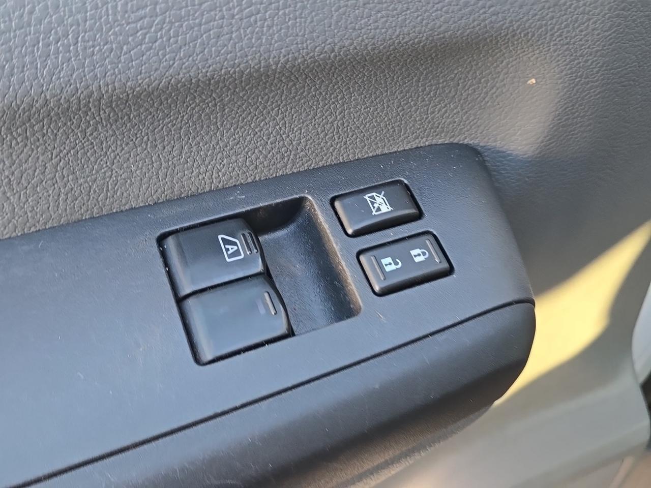 2014 Nissan NV Passenger SV Glen Burnie MD