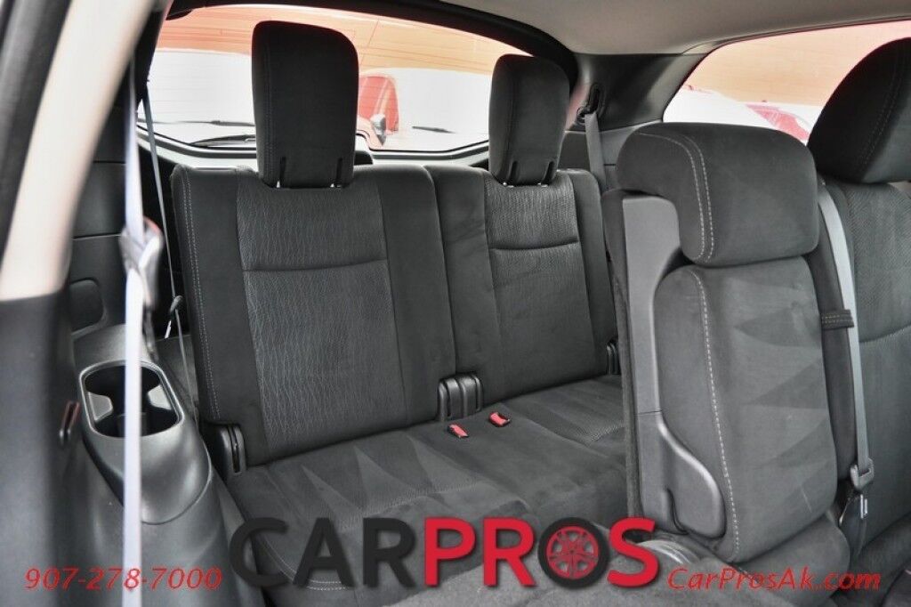 2014 Nissan Pathfinder SV - 3.5L V6 - Automatic - 4X4 - Power Windows & Door Locks - Keyless Entry - 3rd Row Seating - Push To Start - Bluetooth Anchorage AK