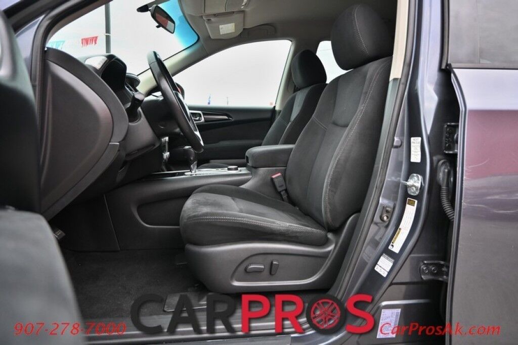 2014 Nissan Pathfinder SV - 3.5L V6 - Automatic - 4X4 - Power Windows & Door Locks - Keyless Entry - 3rd Row Seating - Push To Start - Bluetooth Anchorage AK