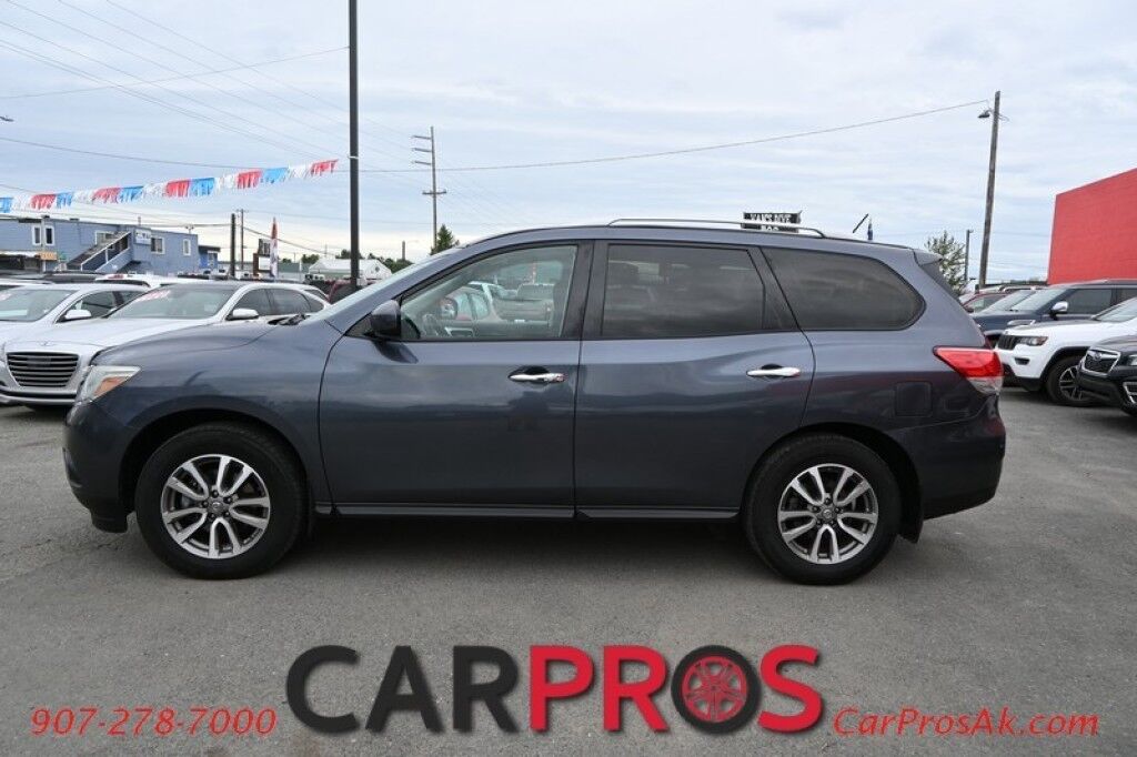 2014 Nissan Pathfinder SV - 3.5L V6 - Automatic - 4X4 - Power Windows & Door Locks - Keyless Entry - 3rd Row Seating - Push To Start - Bluetooth Anchorage AK