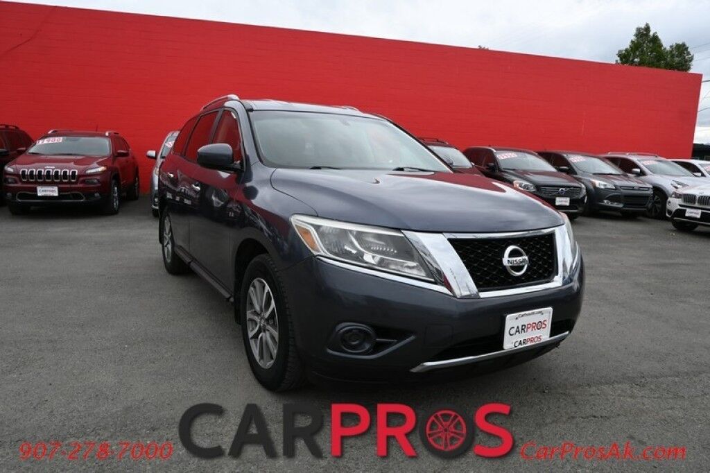 2014 Nissan Pathfinder SV - 3.5L V6 - Automatic - 4X4 - Power Windows & Door Locks - Keyless Entry - 3rd Row Seating - Push To Start - Bluetooth Anchorage AK