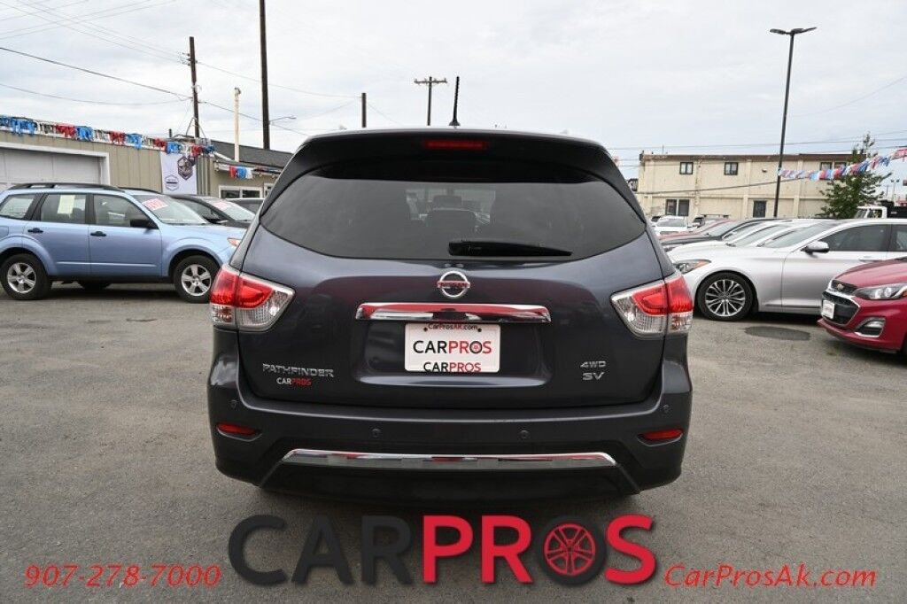 2014 Nissan Pathfinder SV - 3.5L V6 - Automatic - 4X4 - Power Windows & Door Locks - Keyless Entry - 3rd Row Seating - Push To Start - Bluetooth Anchorage AK