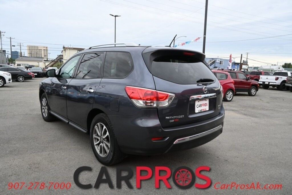 2014 Nissan Pathfinder SV - 3.5L V6 - Automatic - 4X4 - Power Windows & Door Locks - Keyless Entry - 3rd Row Seating - Push To Start - Bluetooth Anchorage AK