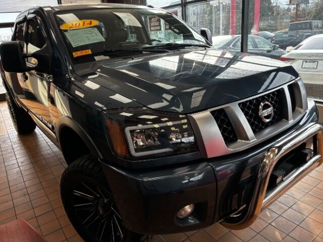 2014 Nissan Titan PRO-4X Crew Cab Short Bed