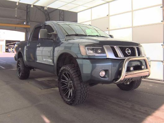 2014 Nissan Titan PRO-4X Crew Cab Short Bed