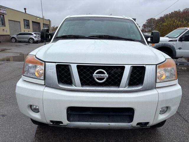 2014 Nissan Titan SV