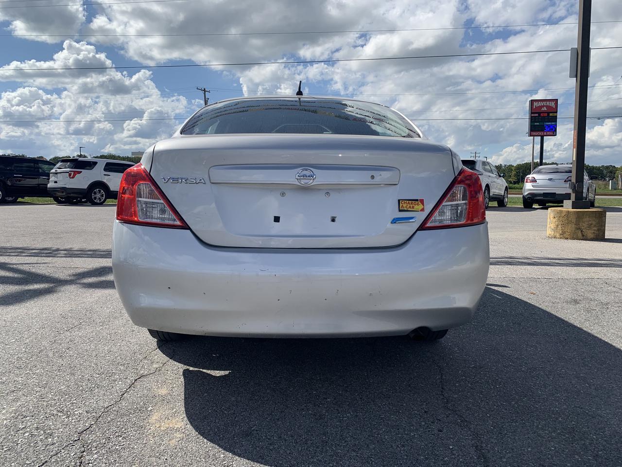 2014 Nissan Versa S Sedan 4D Aurora MO