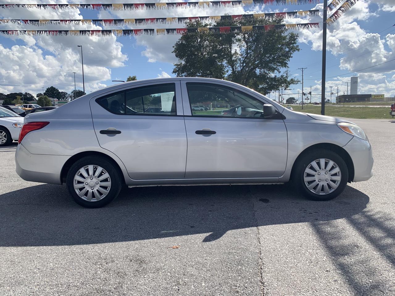 2014 Nissan Versa S Sedan 4D Aurora MO