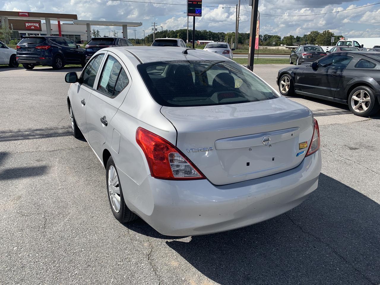 2014 Nissan Versa S Sedan 4D Aurora MO