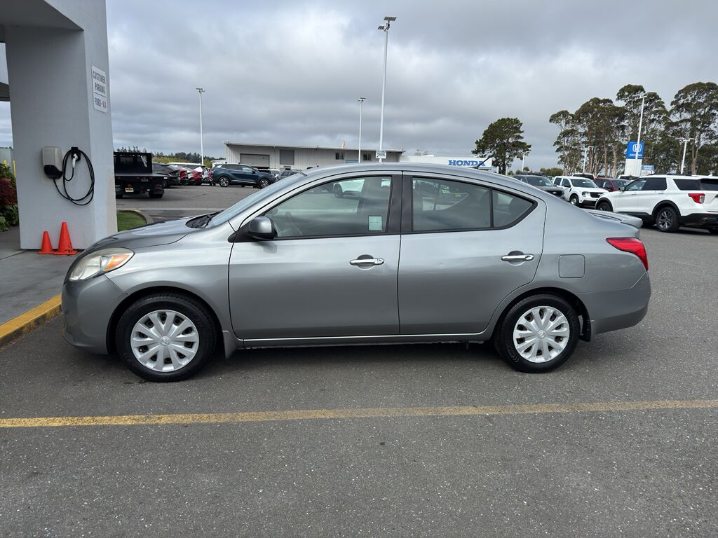 2014 Nissan Versa SV Eureka CA