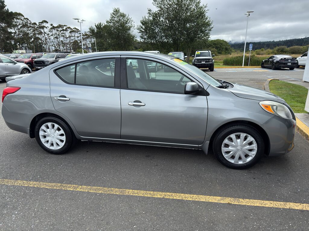 2014 Nissan Versa SV Eureka CA