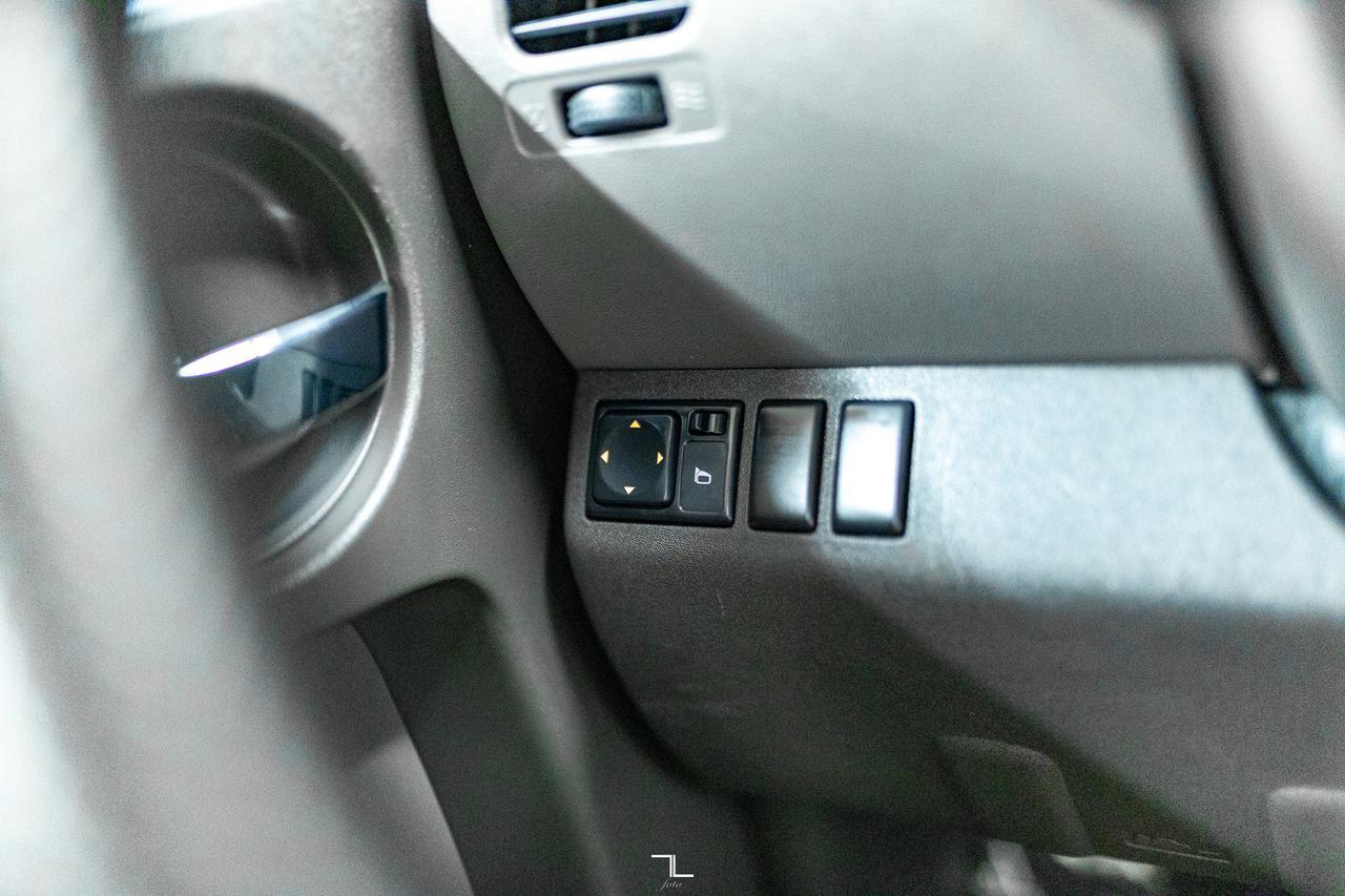 2014 Nissan Xterra 4x4 X Red Deer AB