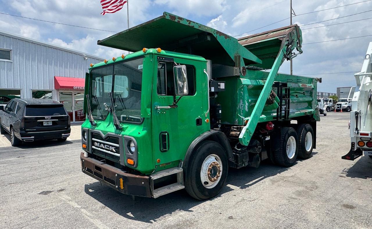 2014 No Make MRU613 10 yard DuraClass Dump Truck