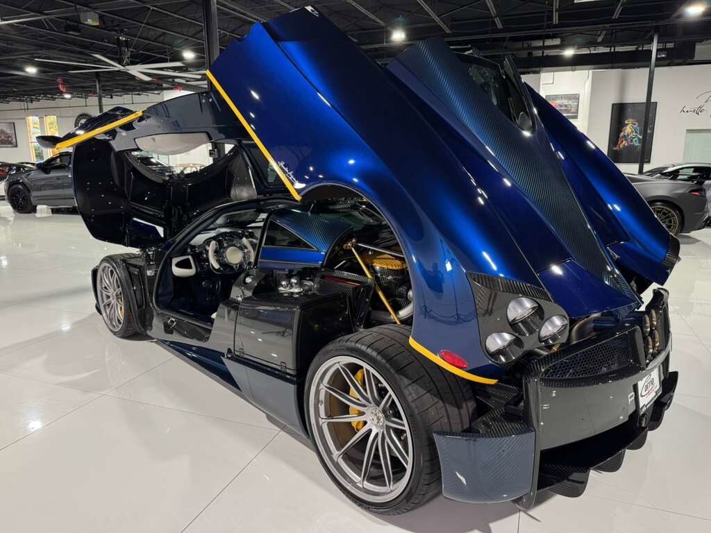 2014 Pagani Huayra chassis #62/100, Tempesta Package, Blu Argentina paint, signed by Horacio Pagani!! Fort Lauderdale FL