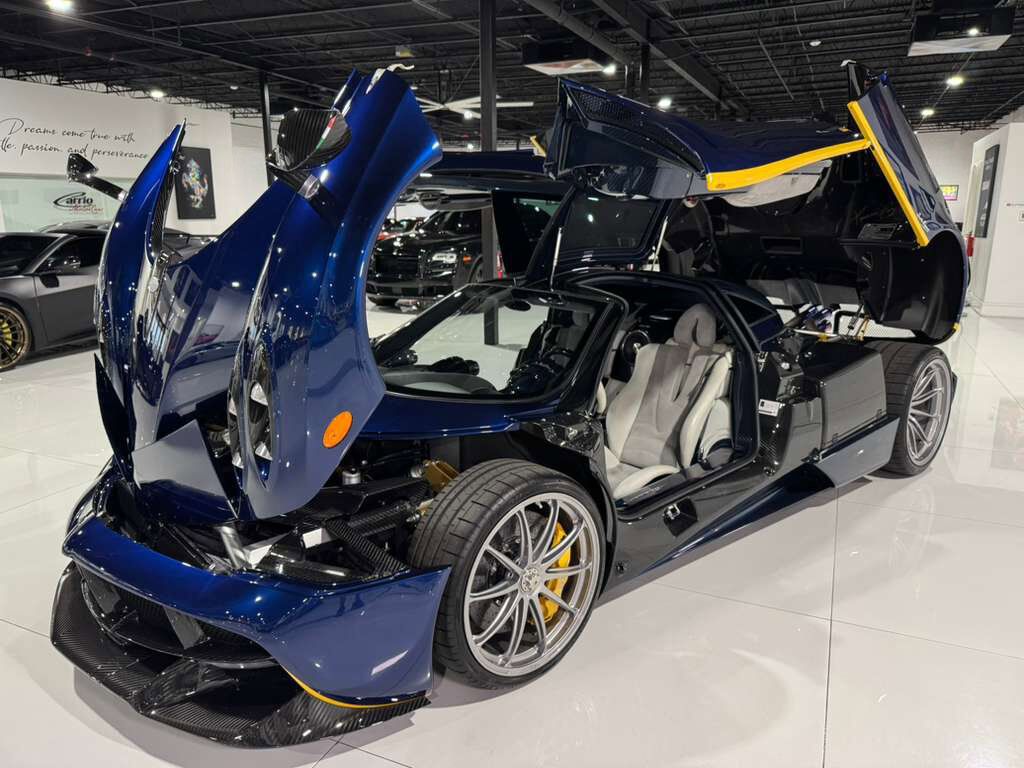 2014 Pagani Huayra chassis #62/100, Tempesta Package, Blu Argentina paint, signed by Horacio Pagani!! Fort Lauderdale FL
