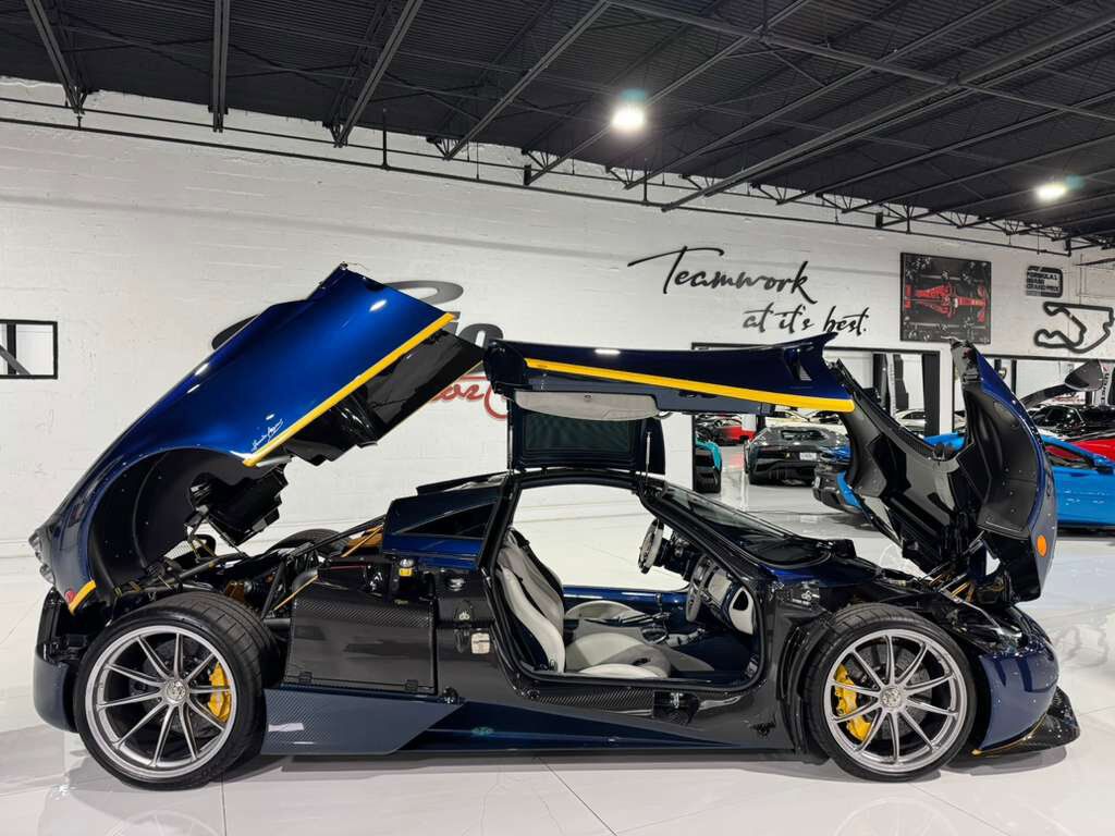 2014 Pagani Huayra chassis #62/100, Tempesta Package, Blu Argentina paint, signed by Horacio Pagani!! Fort Lauderdale FL