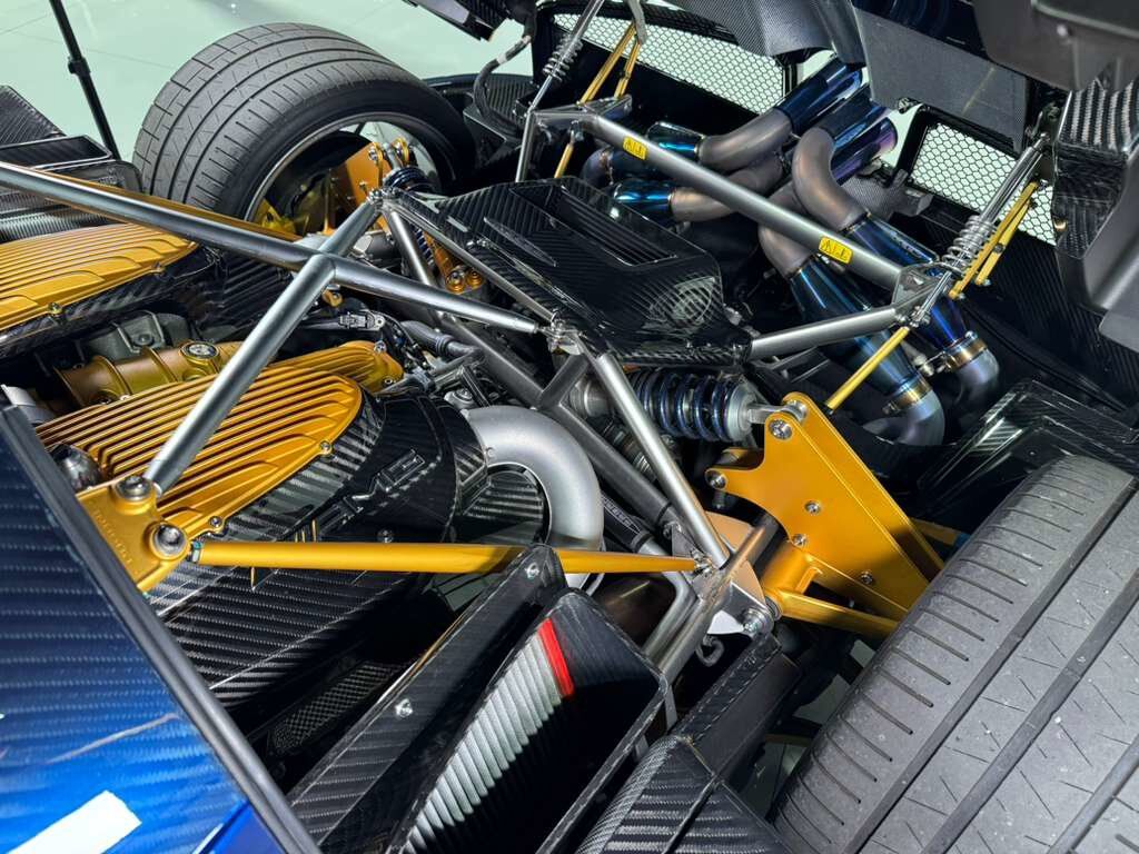 2014 Pagani Huayra chassis #62/100, Tempesta Package, Blu Argentina paint, signed by Horacio Pagani!! Fort Lauderdale FL