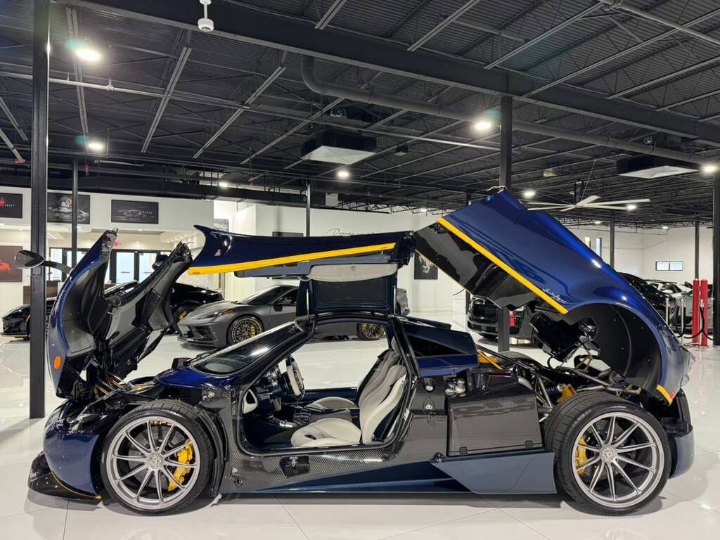 2014 Pagani Huayra chassis #62/100, Tempesta Package, Blu Argentina paint, signed by Horacio Pagani!! Fort Lauderdale FL