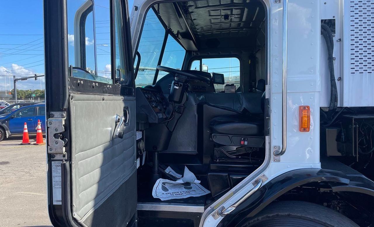 2014 Peterbilt 320 20 Yard New Way 20KC Rear Loader Garbage Truck Tampa FL