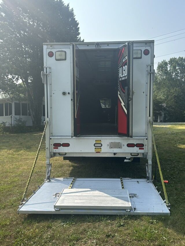 2014 Peterbilt 337 22' Custom Henrico VA