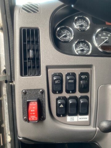 2014 Peterbilt 337 BOX TRUCK Charlotte NC