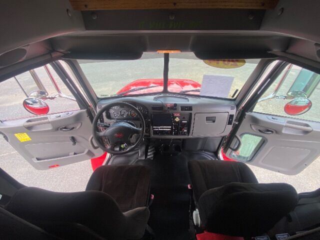 2014 Peterbilt 337 BOX TRUCK Charlotte NC