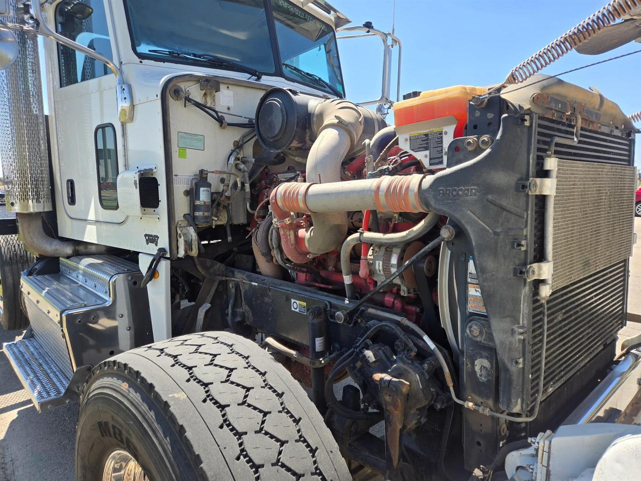 2014 Peterbilt 367 in Rochester, MN — photo 6