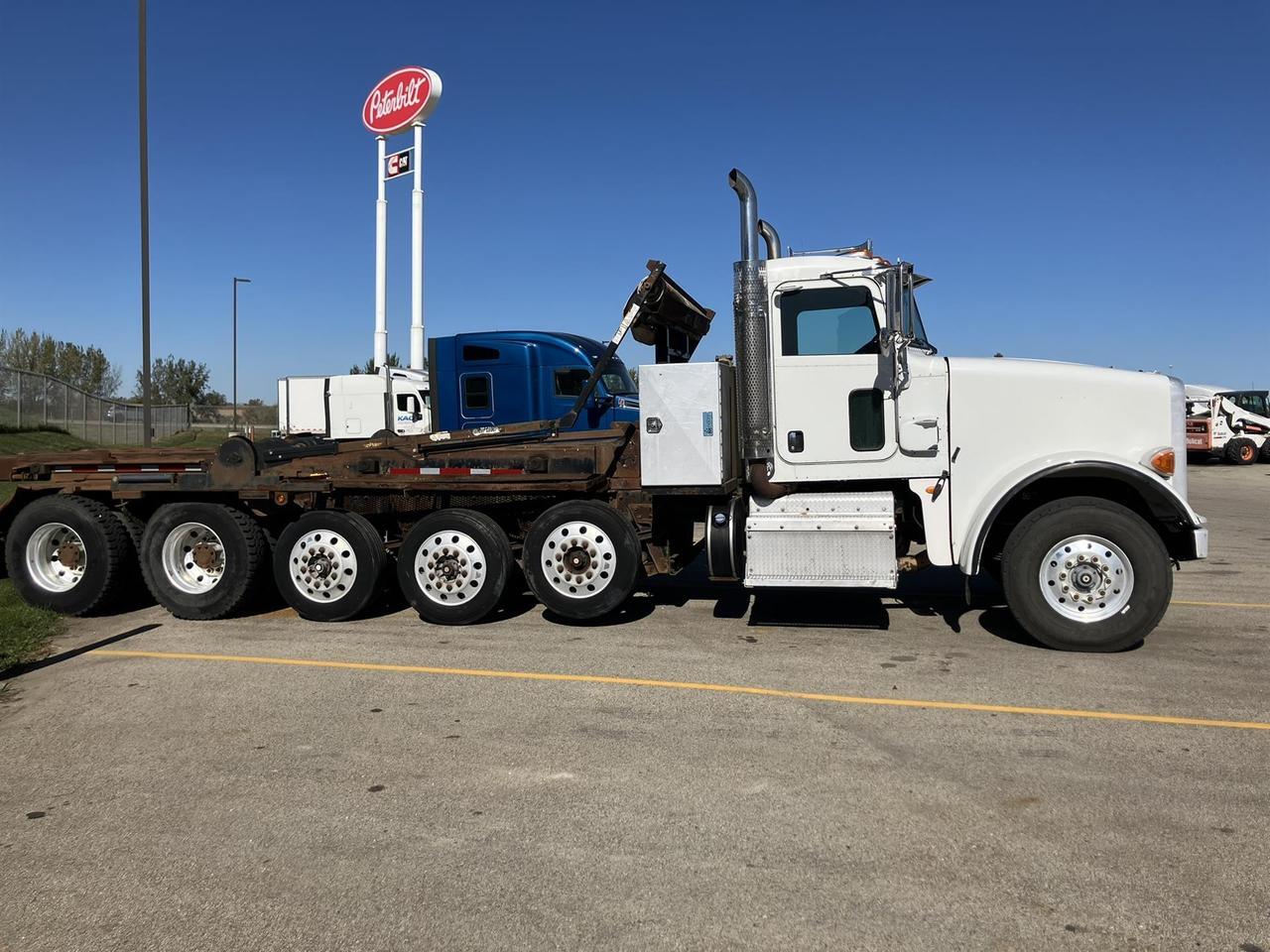 2014 Peterbilt 367 Rochester MN