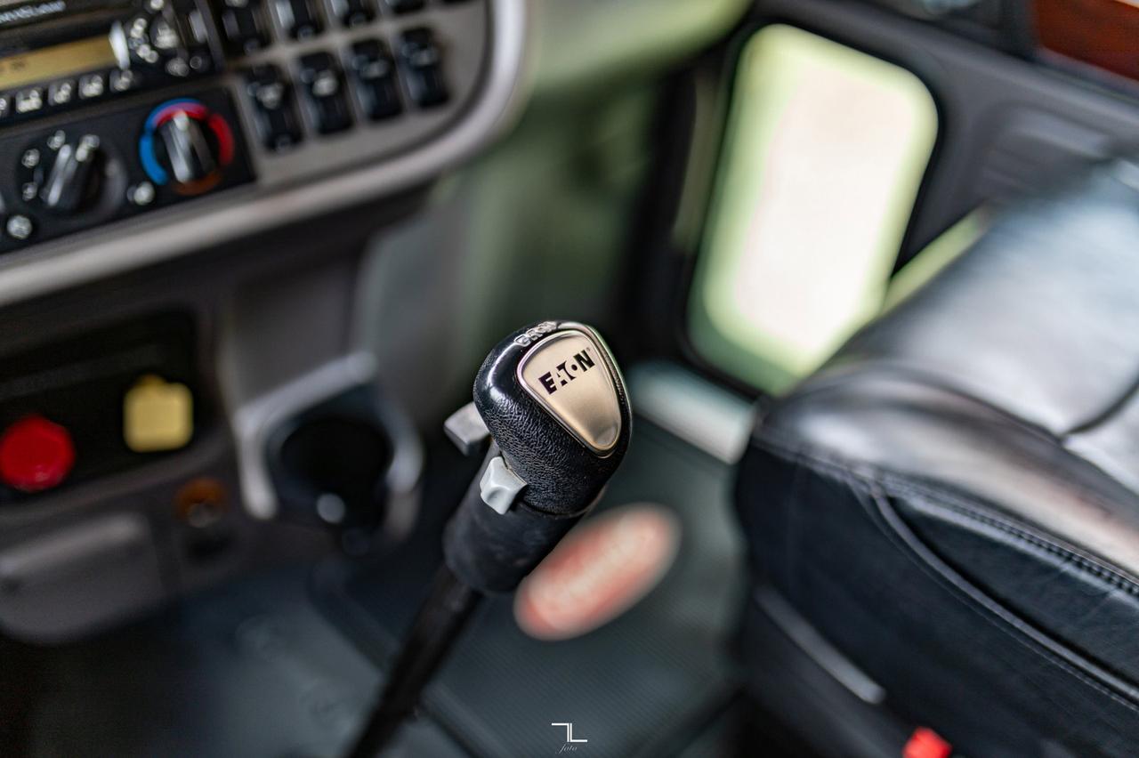 2014 Peterbilt 388 Tractor Sleeper Heavy Spec Red Deer AB