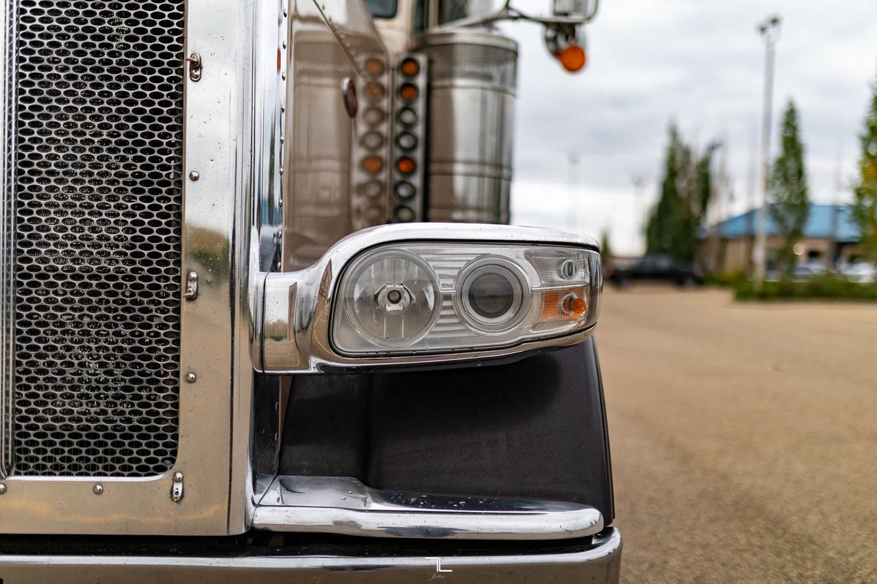 2014 Peterbilt 388 Tractor Sleeper Heavy Spec Red Deer AB