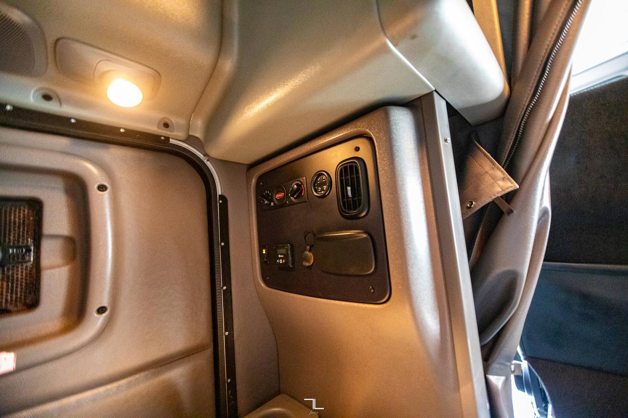 2014 Peterbilt 388 Tractor Sleeper Heavy Spec Red Deer AB