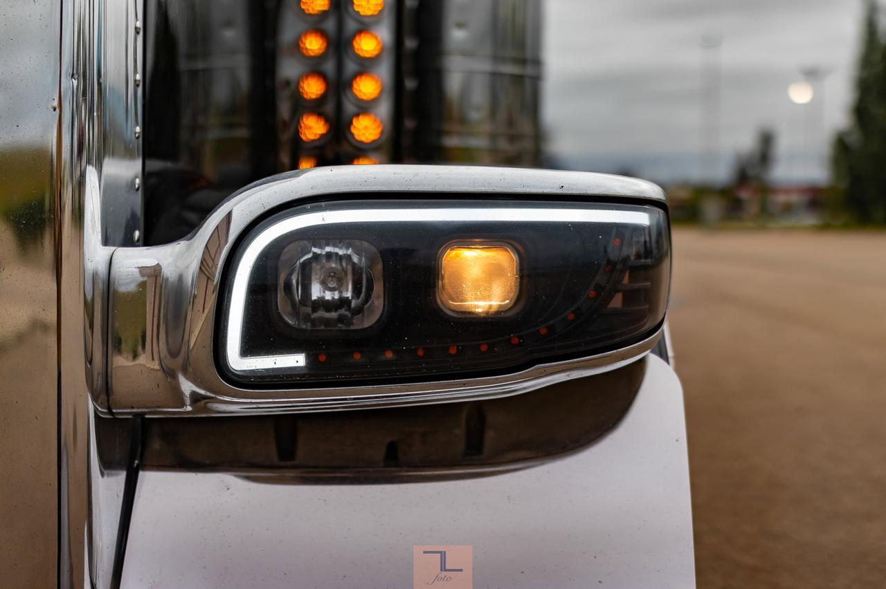 2014 Peterbilt 388 Tractor Sleeper Red Deer AB