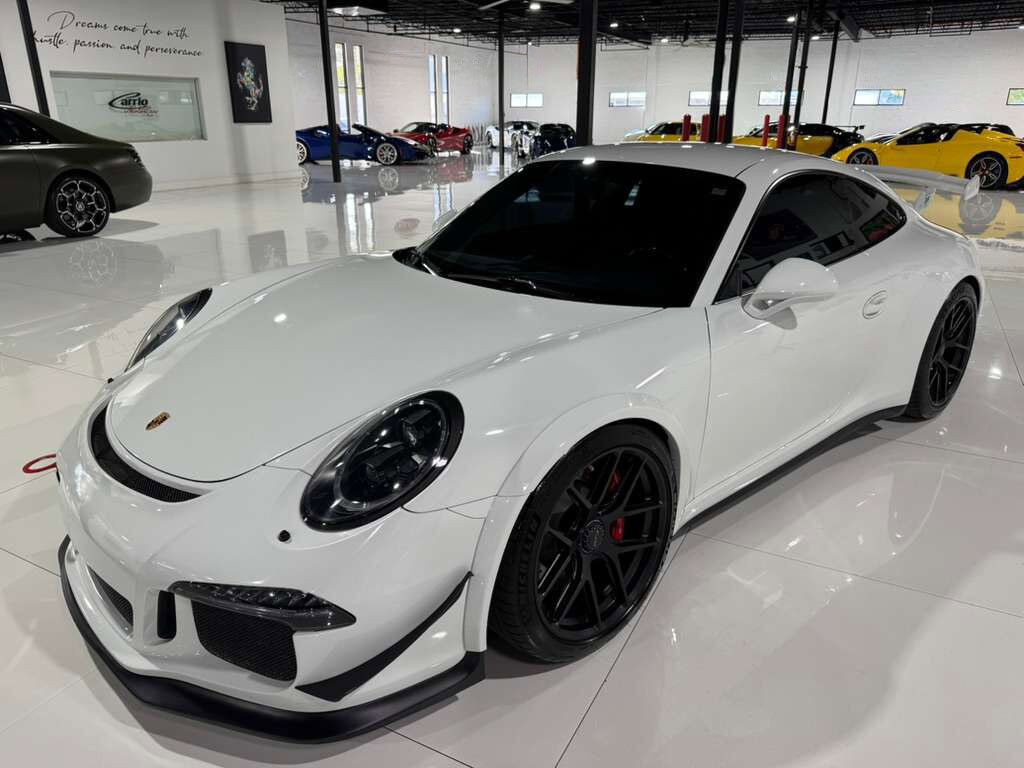 2014 Porsche 911 GT3 body kit, Sport Chrono, sport exhaust system, PDLS AND MUCH MORE!!