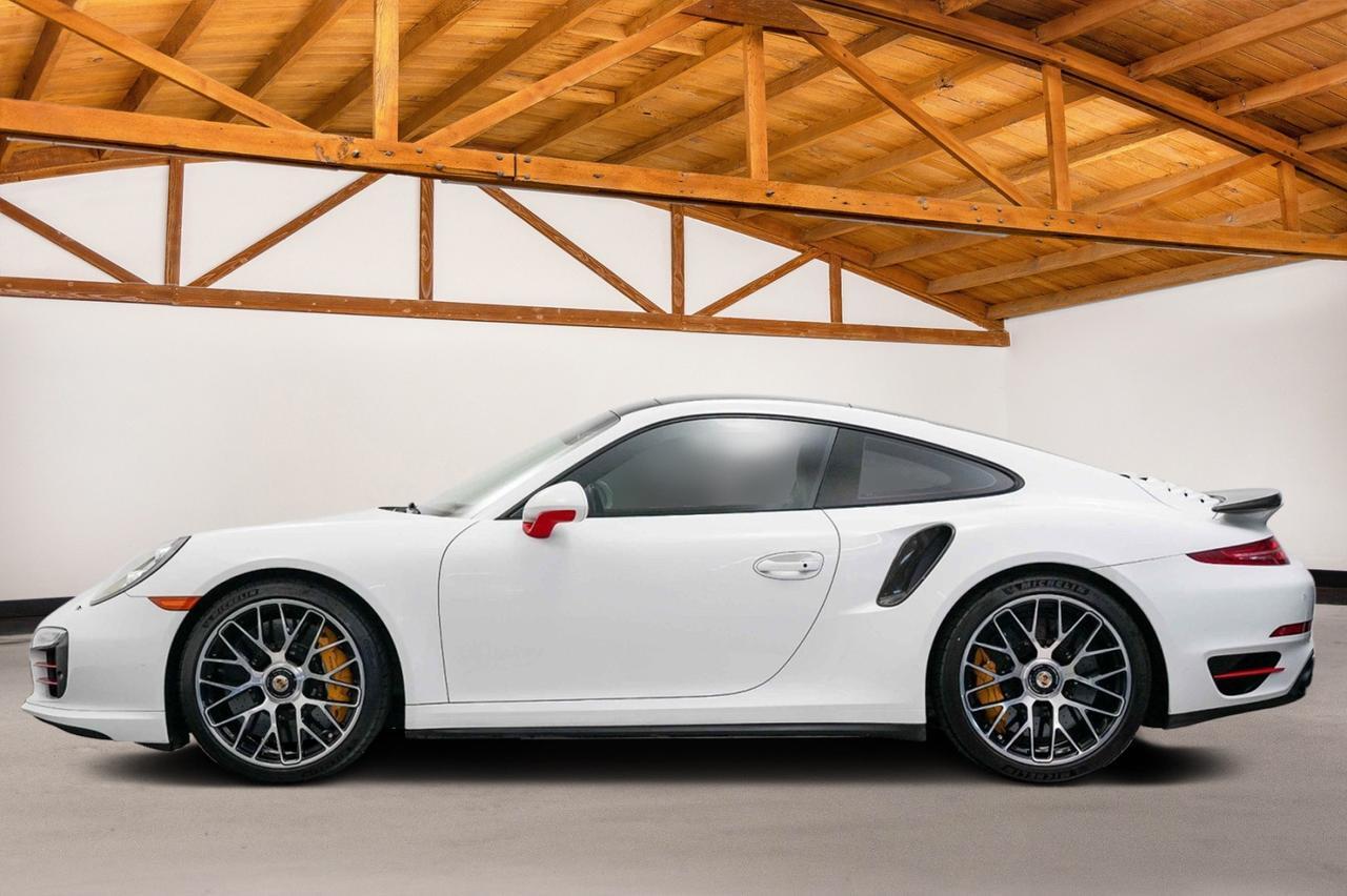 2014 Porsche 911 Turbo photo 2