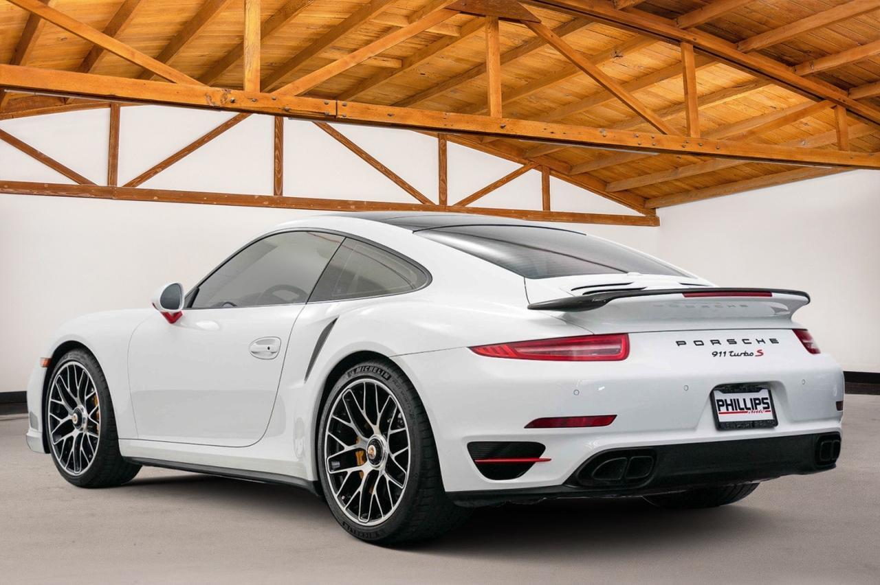 2014 Porsche 911 Turbo photo 3