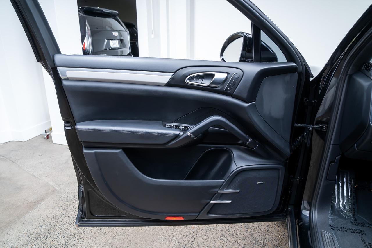 2014 Porsche Cayenne Turbo Sport Chrono Package Comfort Plus Package Portland OR