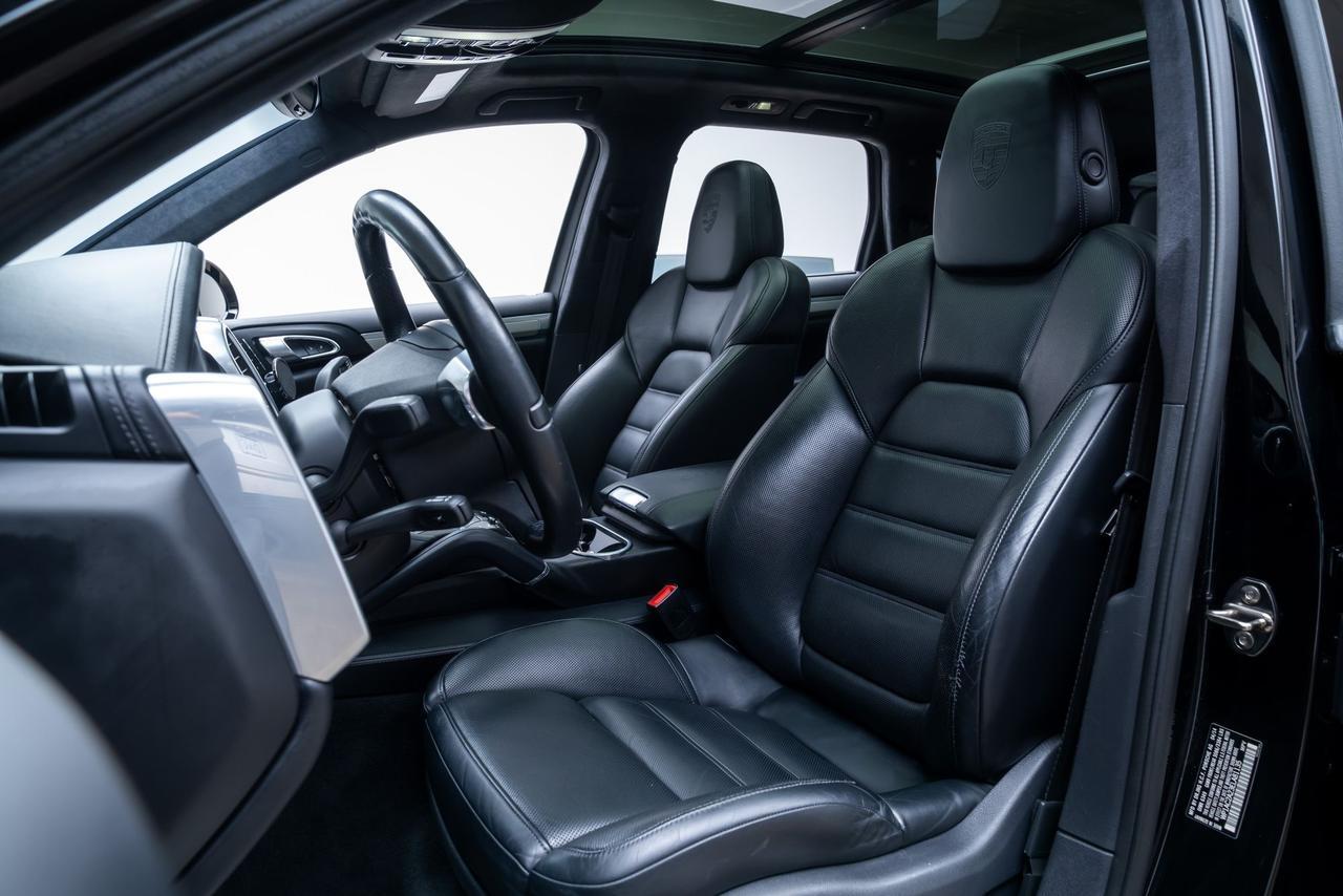 2014 Porsche Cayenne Turbo Sport Chrono Package Comfort Plus Package Portland OR