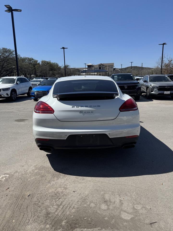 2014 Porsche Panamera 2