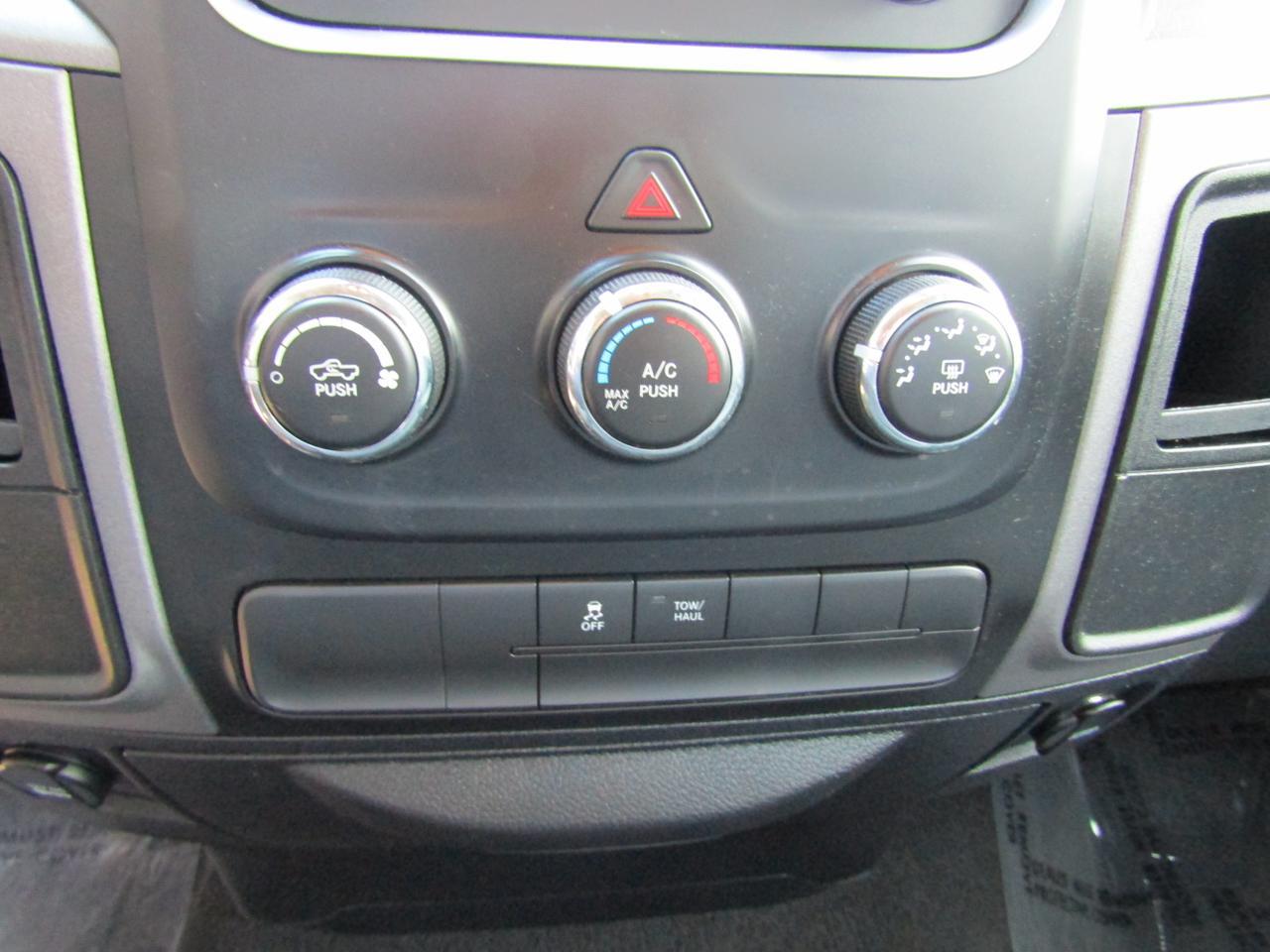 2014 RAM 1500 2WD Quad Cab 140.5 Express Grand Prairie TX