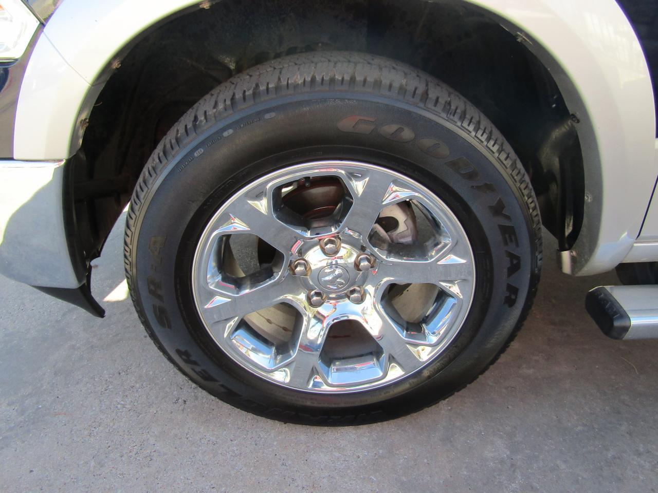 2014 RAM 1500 4WD Crew Cab 140.5 Laramie Grand Prairie TX