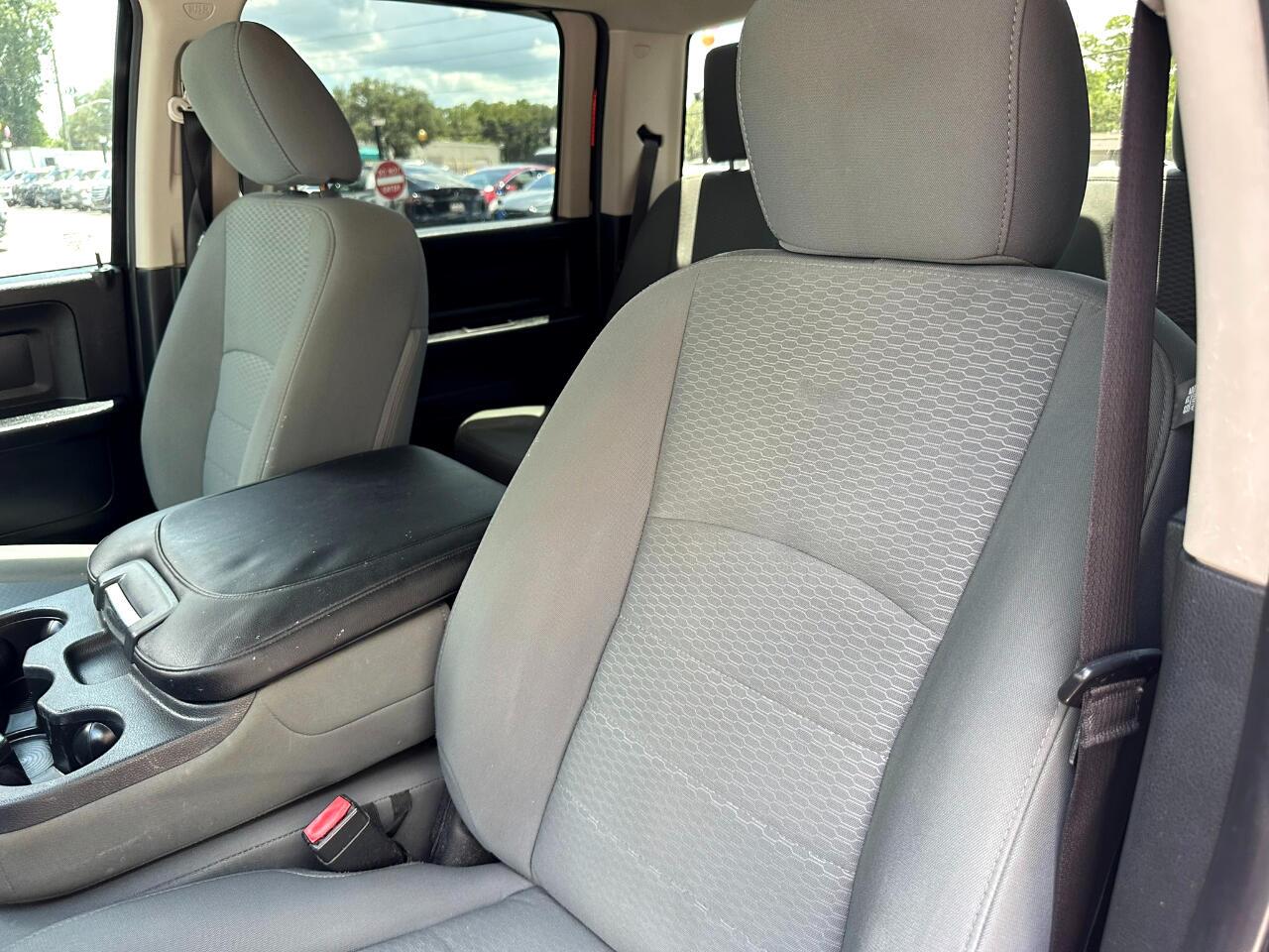 2014 RAM 1500 4WD Crew Cab 140.5&quot; Express Jacksonville FL