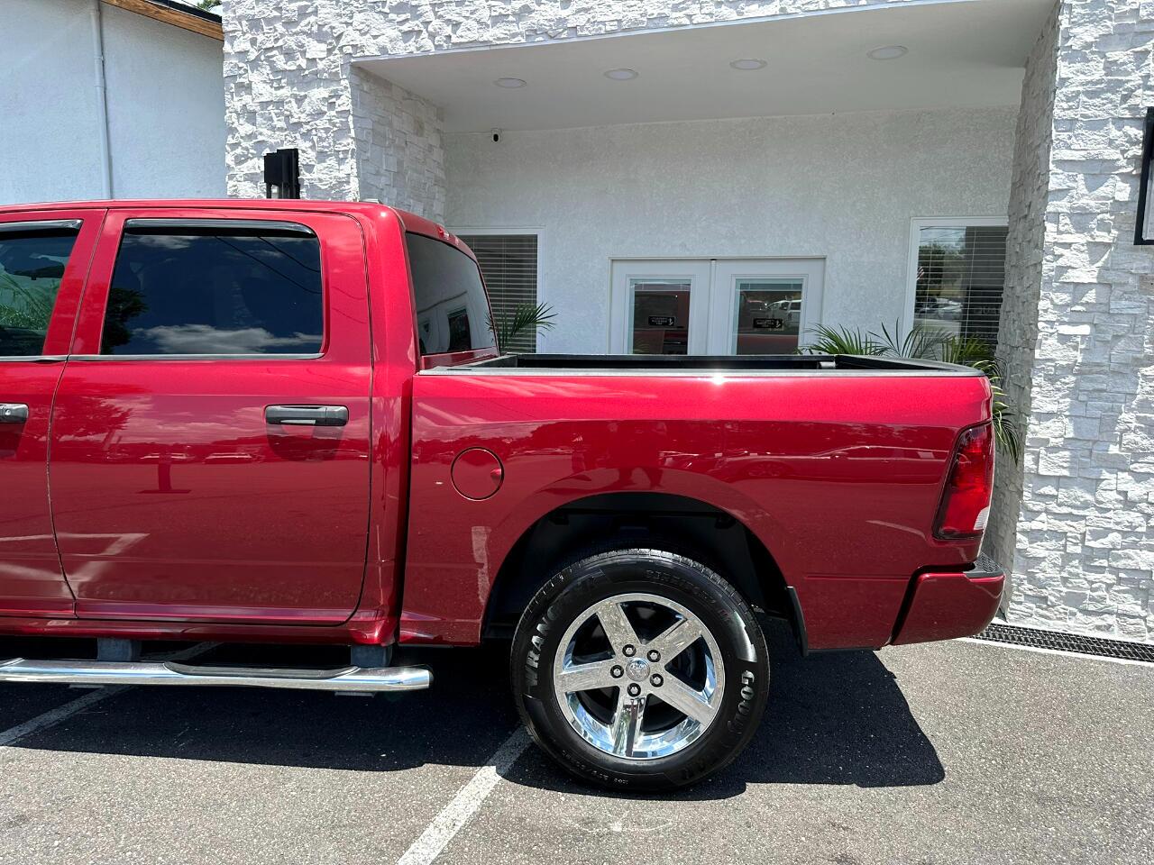 2014 RAM 1500 4WD Crew Cab 140.5&quot; Express Jacksonville FL